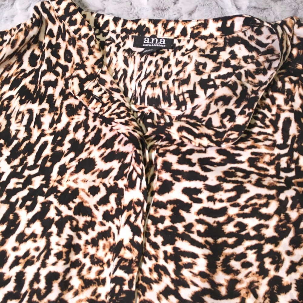 Ana Cheatea Tunic Design With 1/2 Button Front Xl - image 2